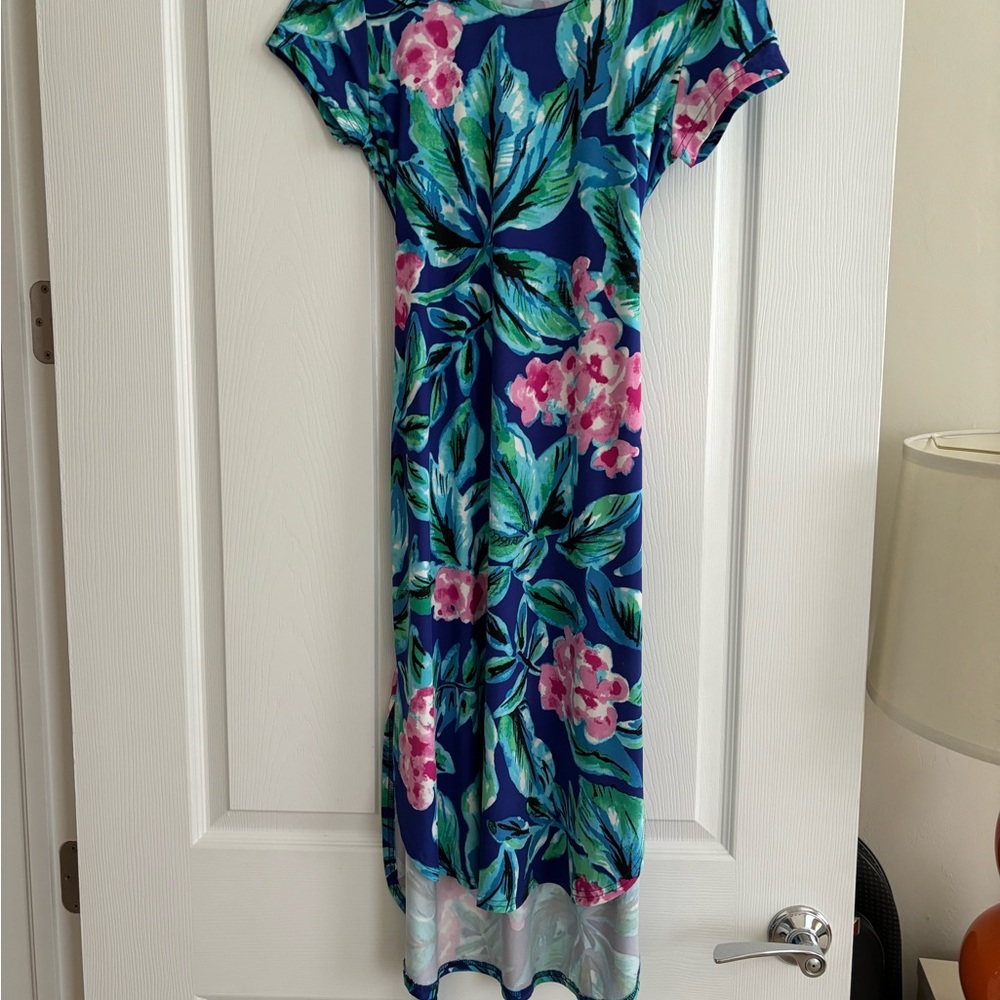 Short sleeve blue print dress Back is longer than front